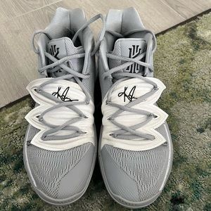 Kyrie Basketball Shoe